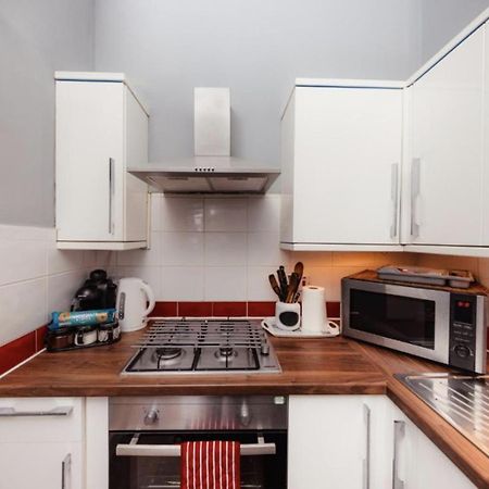 Warm Apartment By Holyrood Palace! Edinburgh Exterior foto