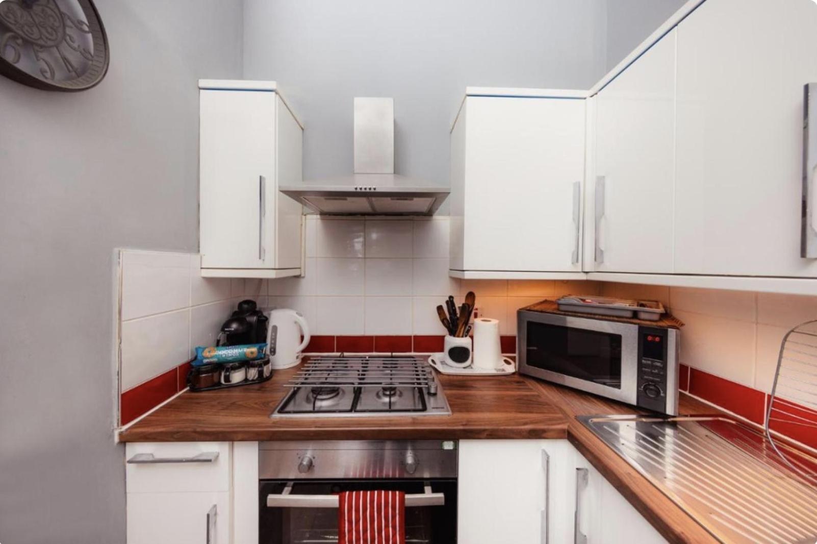 Warm Apartment By Holyrood Palace! Edinburgh Exterior foto
