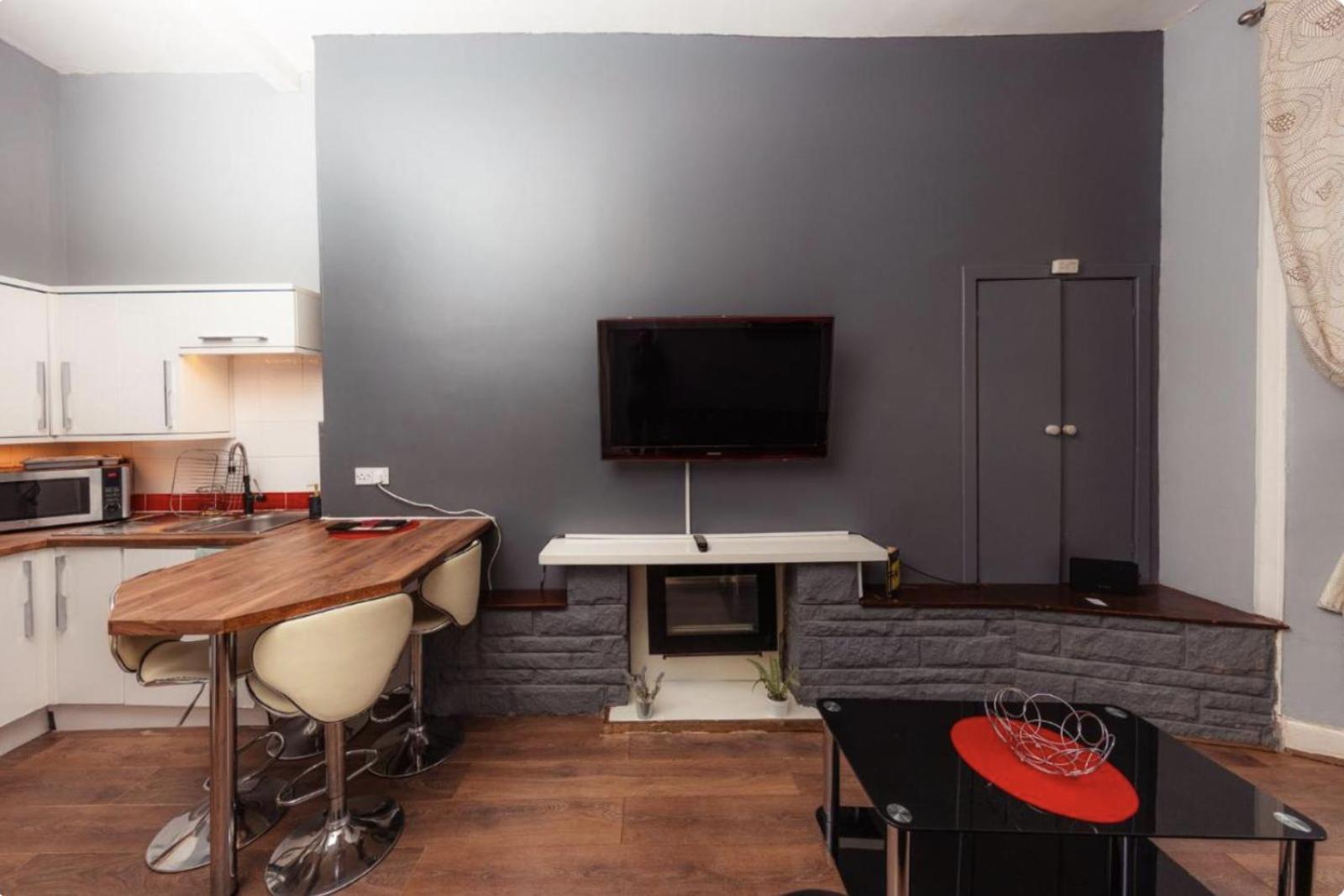 Warm Apartment By Holyrood Palace! Edinburgh Exterior foto