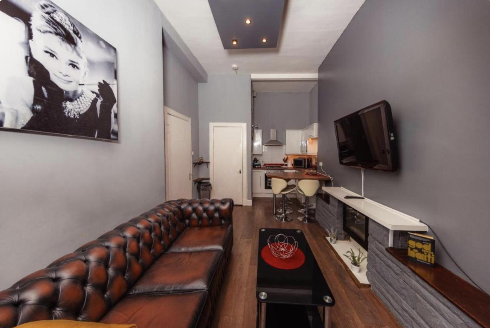 Warm Apartment By Holyrood Palace! Edinburgh Exterior foto